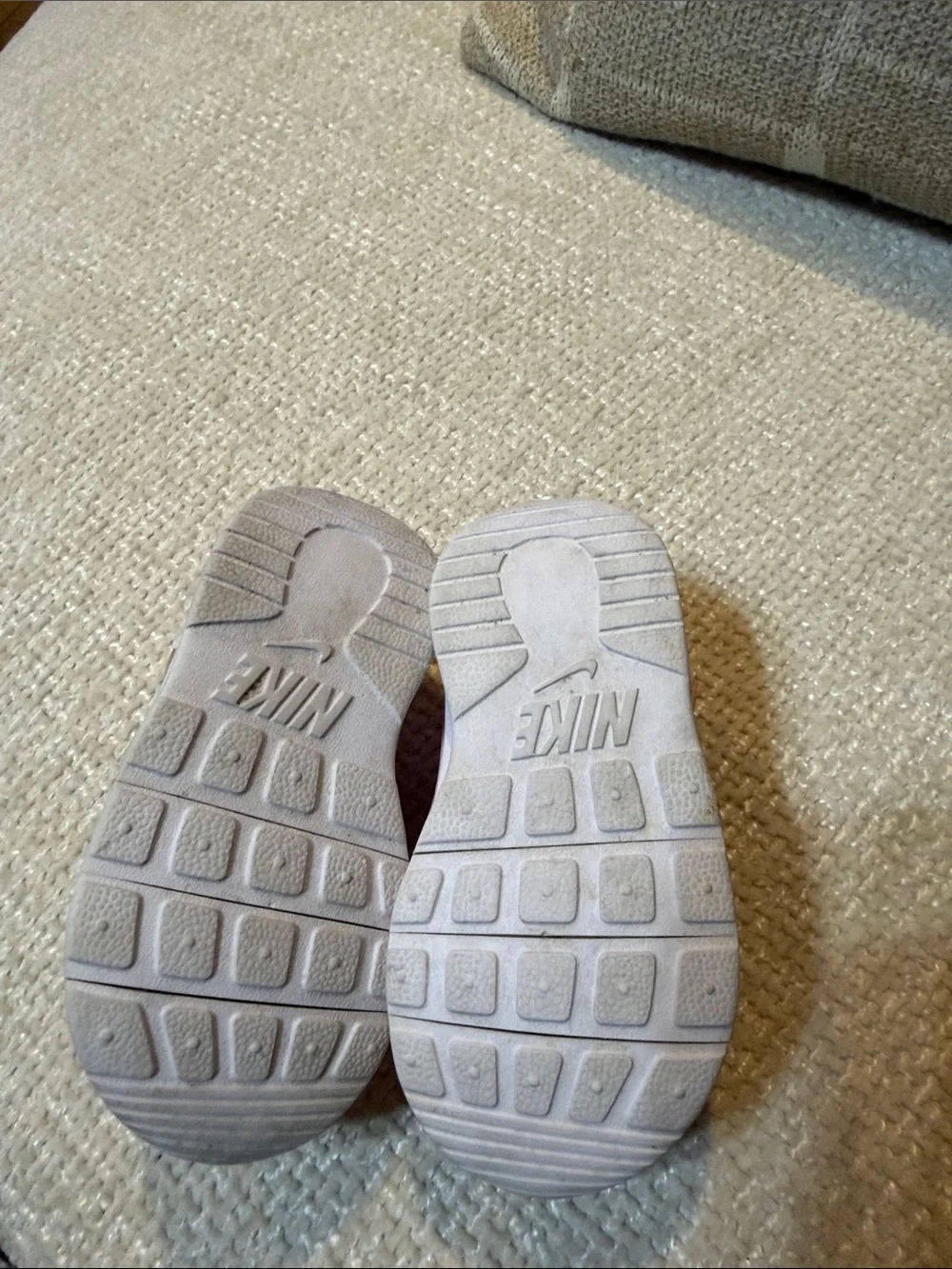 Nike Kids Pink Mesh Hook-and-Loop Sneakers
